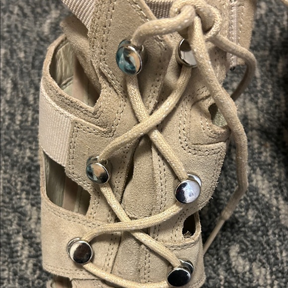 Sorel Beige Lace-Up Women's heels sandals. Velcro ankle closure.Adjustable width - Picture 5 of 16